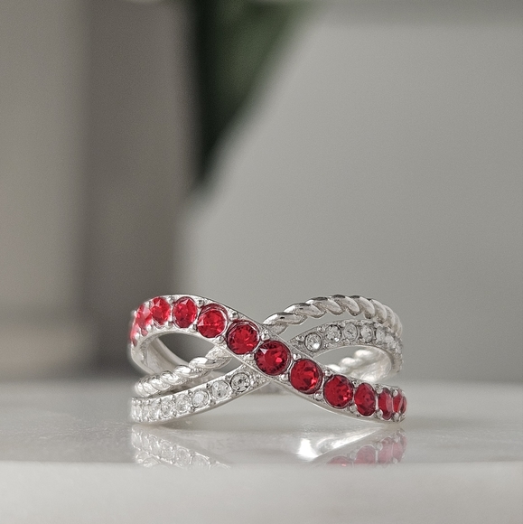 Red Garnet Swarovski crystal criss cross ring, 925 Sterling Silver 2019 - Picture 3 of 6